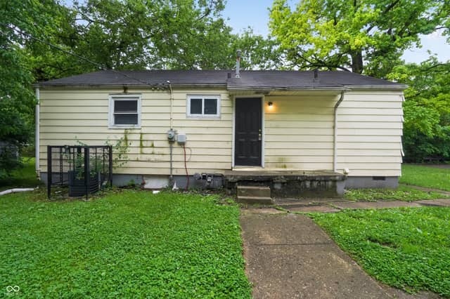 7402 E 46th Street, Indianapolis, IN 46226, photo 3 of 16