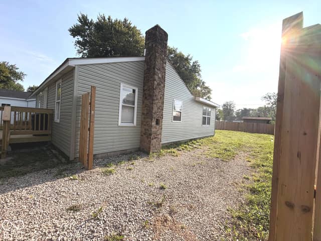 621 Della Road, Columbus, IN 47203, photo 5 of 14