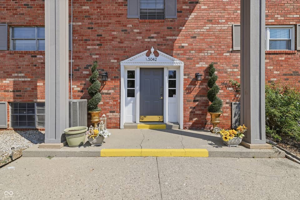 3042 Lake Shore Drive #D, Indianapolis