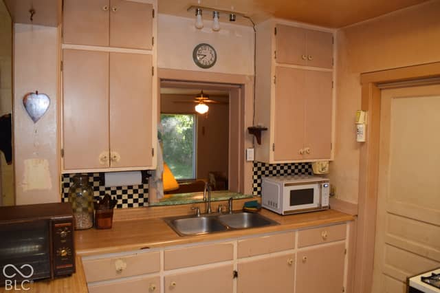 1883 Shady Lane, Columbus, IN 47201, photo 4 of 16