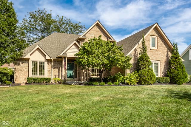 10415 Woods Edge Drive, Fishers, IN 46037, photo 3 of 35