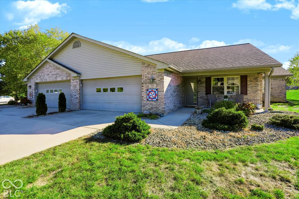 5517 Blairwood Drive, Indianapolis, IN 46237, photo 1 of 45