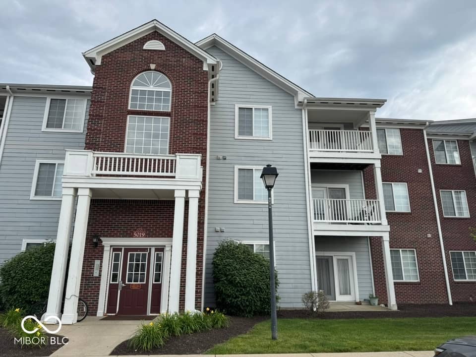 5019 Amber Creek Place #311, Indianapolis, IN 46237, photo 1 of 38