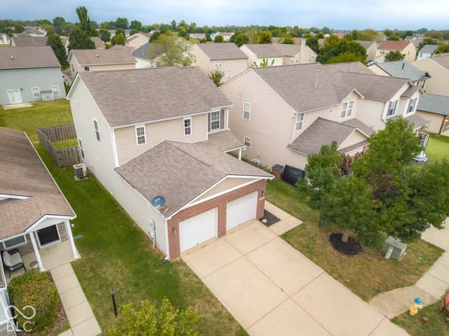 2322 Middle View Drive, Columbus, IN 47201, photo 4 of 50