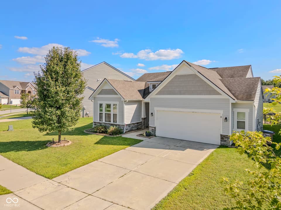 2337 Creekland Drive, Columbus, IN 47201, photo 1 of 34