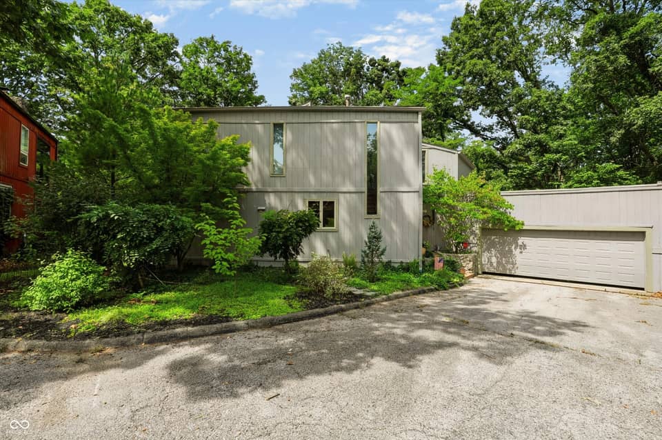 2812 W Fawkesway Drive, Bloomington, IN 47404, photo 1 of 54