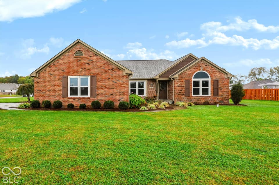 701 W 500 Road S, Greenfield, IN 46140, photo 1 of 42