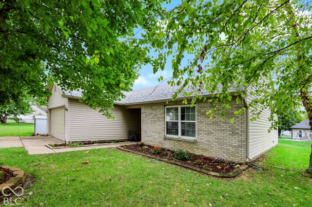 4016 Dogwood Lane, Franklin, IN 46131, photo 5 of 53