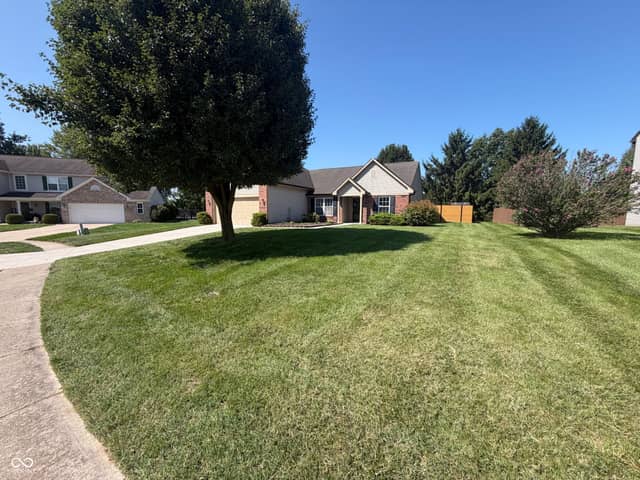 2018 Oakbrooke Court, Avon, IN 46123, photo 2 of 27