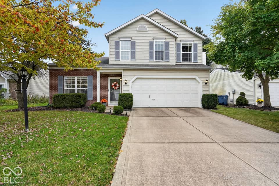 12161 Driftstone Drive, Fishers, IN 46037, photo 1 of 33