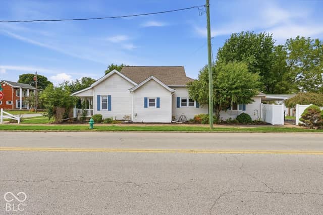 834 E Main Street, Greensburg, IN 47240, photo 3 of 38