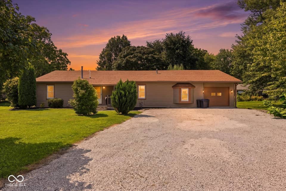 2961 N 100 W, Shelbyville, IN 46176, photo 1 of 44