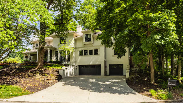 110 Bow Lane, Indianapolis, IN 46220, photo 4 of 67