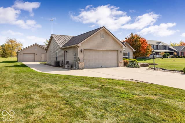 204 N 950 E, Greentown, IN 46936, photo 2 of 71