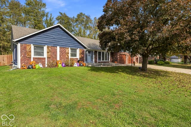 1840 Sandhill Road, Indianapolis, IN 46217, photo 2 of 52