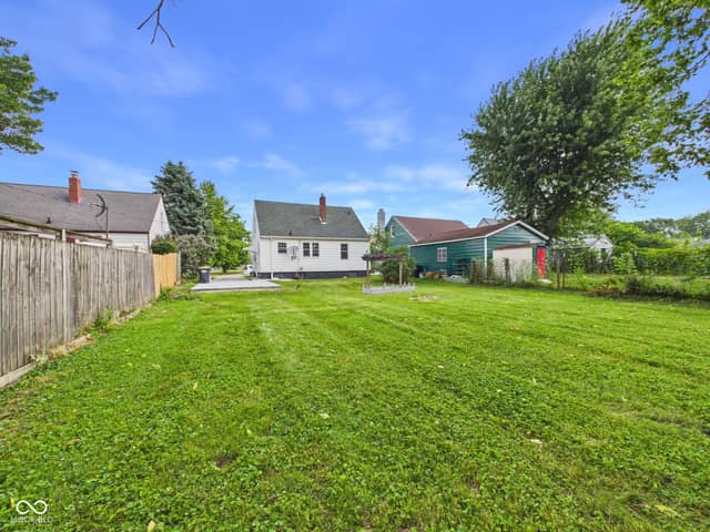 105 E Vinyard, Anderson, IN 46012, photo 5 of 27