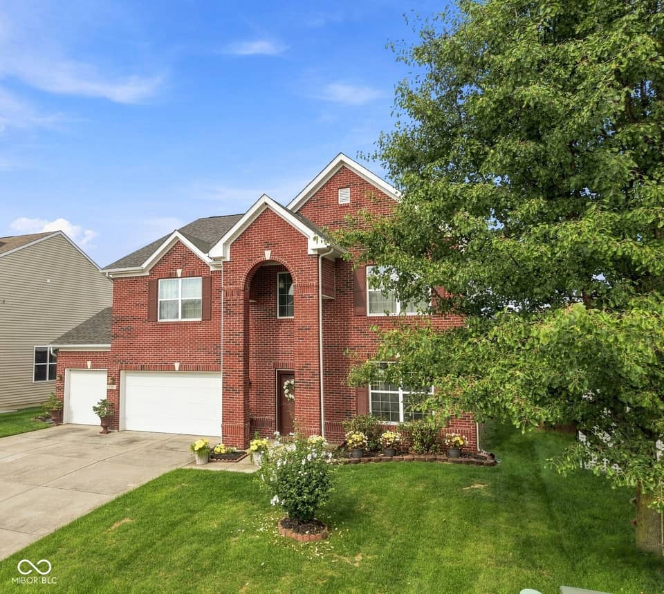 8744 N Aspen Way, McCordsville, IN 46055, photo 1 of 55