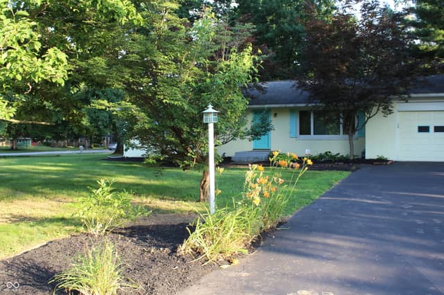 907 Fairway Drive, Indianapolis, IN 46260, photo 4 of 42