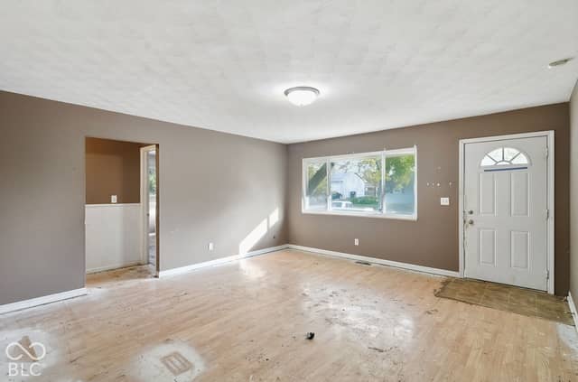 5806 Oliver Avenue, Indianapolis, IN 46241, photo 4 of 27