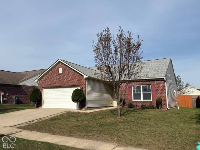 724 Winding Grove Drive, Indianapolis, IN 46217, photo 2 of 18
