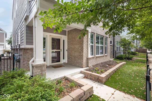 5747 Wheeler Road, Indianapolis, IN 46216, photo 3 of 32