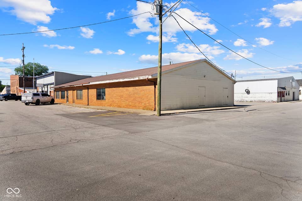 208 N Meridian Street, Roachdale