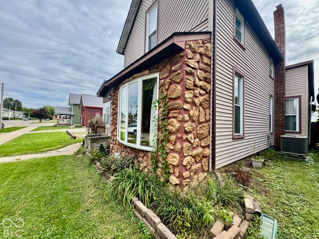 327 W 5th, Peru, IN 46970, photo 5 of 50