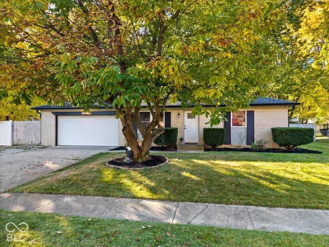 8539 Palm Court, Indianapolis, IN 46219, photo 3 of 32