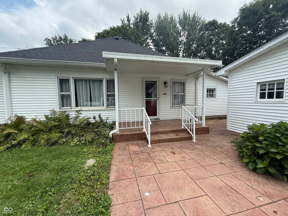 588 W Cardinal Road, Rockville