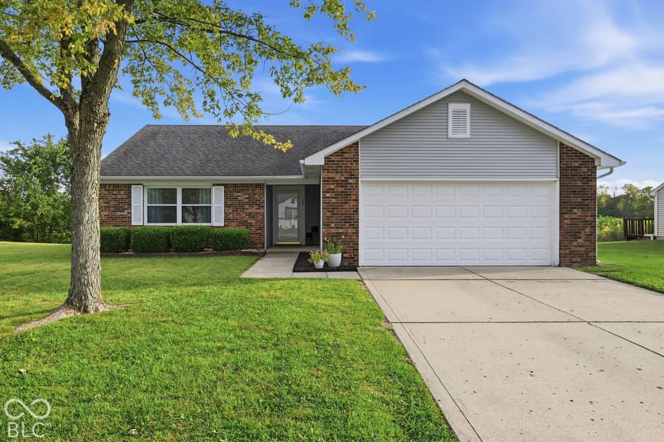 208 Fountain Lake Drive S, Shelbyville, IN 46176, photo 1 of 30
