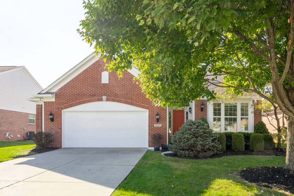 8783 W Cobblestone Drive, Zionsville, IN 46077, photo 1 of 38