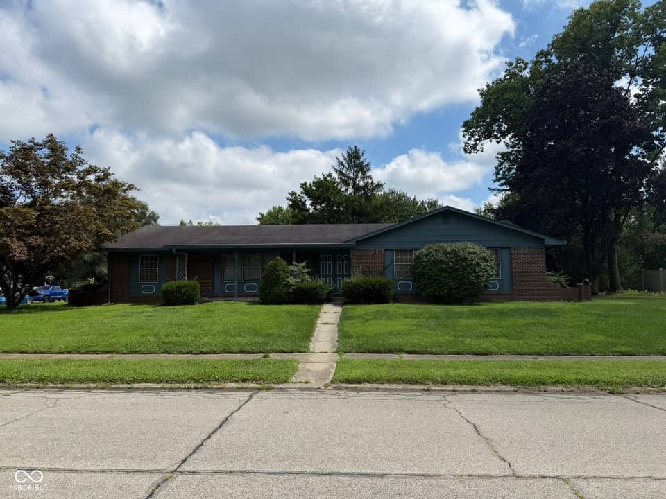 711 Brushwood Lane, Greenwood, IN 46142, photo 1 of 9