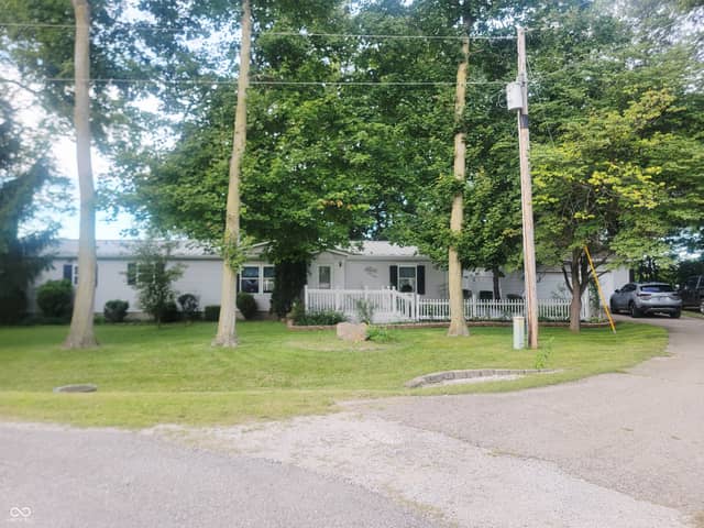592 N Paradise Drive, Rochester, IN 46975, photo 2 of 42