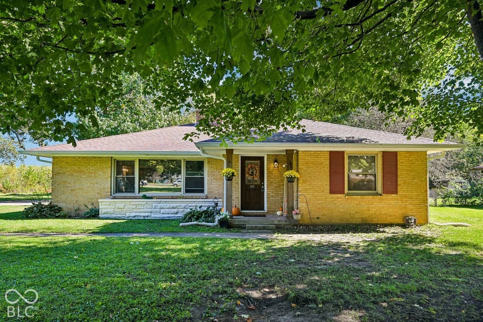1608 Weslow Court, Anderson, IN 46011, photo 1 of 27