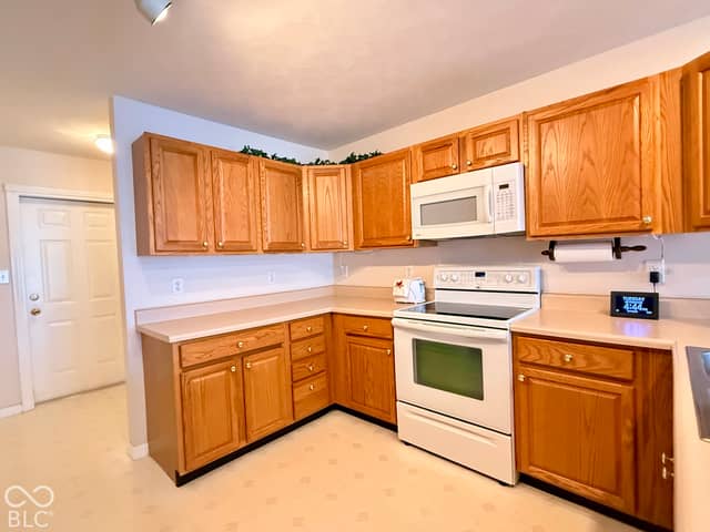 501 Eastfield Drive, Crawfordsville, IN 47933, photo 4 of 44