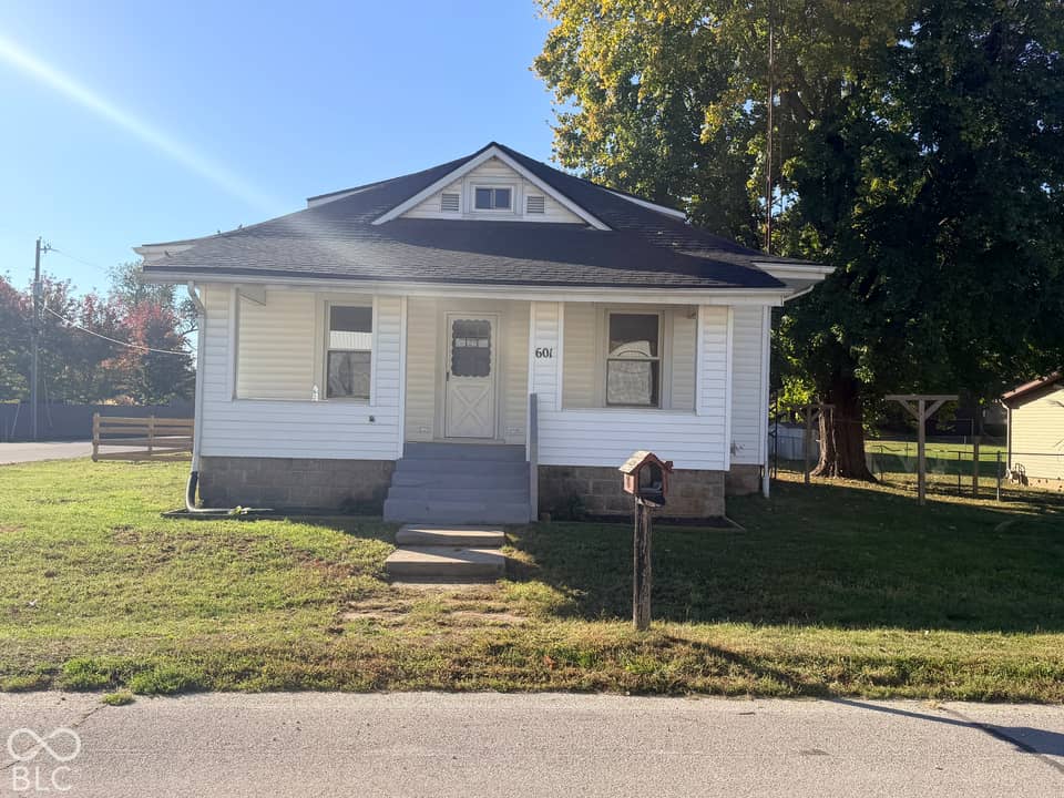 601 W Washington Street, Waynetown, IN 47990, photo 1 of 49