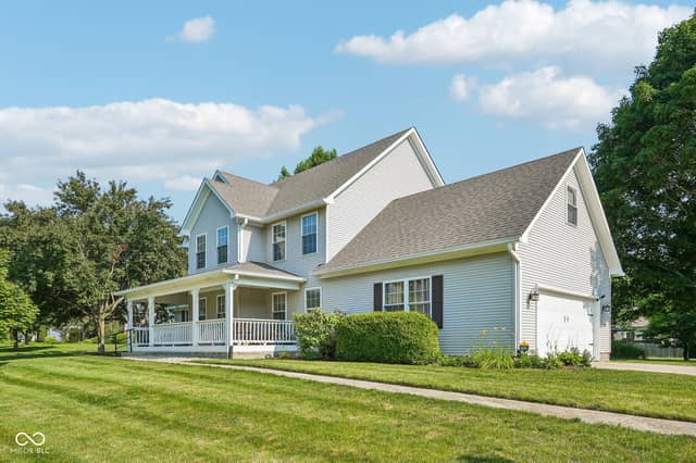 10515 Wildwood Drive, Zionsville, IN 46077, photo 2 of 63