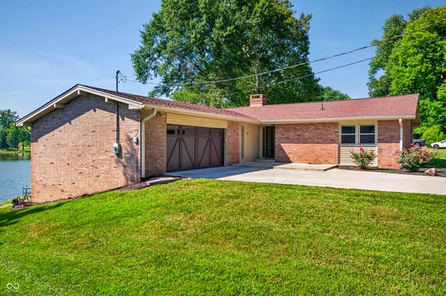 3783 W North Wood Lake Drive, Columbus, IN 47201, photo 3 of 84
