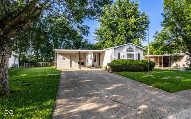 1145 Southpointe Drive, Franklin, IN 46131, photo 2 of 28