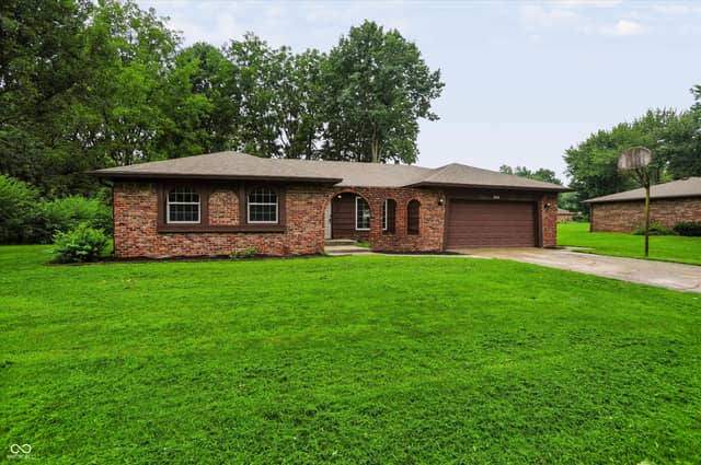 254 Summit Ridge Drive, Greenwood, IN 46142, photo 3 of 40