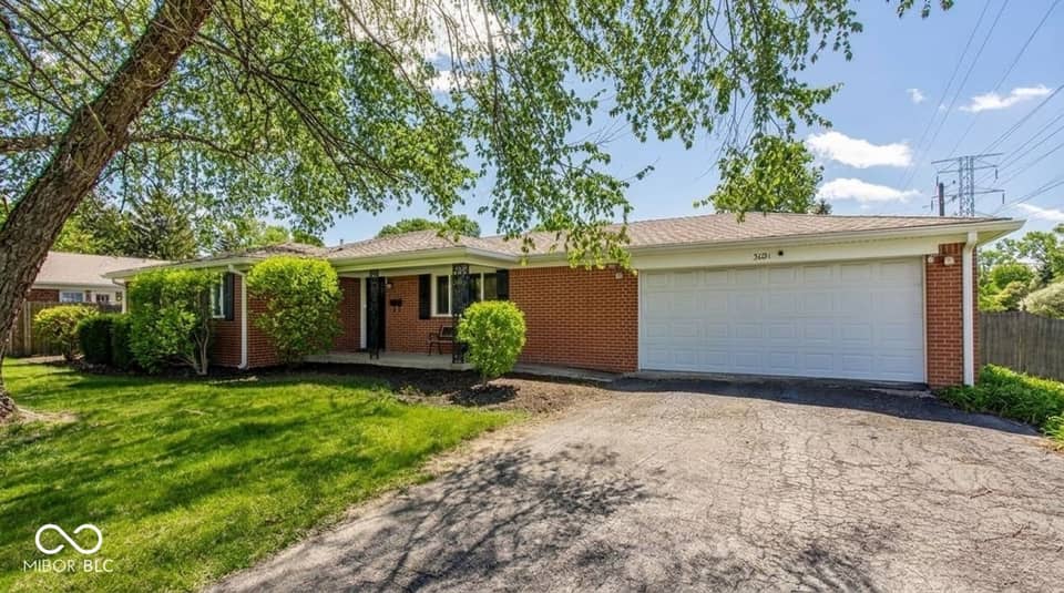 3021 Kessler Boulevard East Drive, Indianapolis