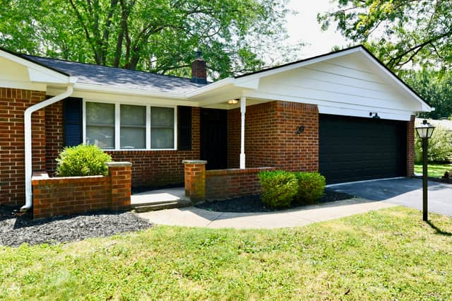 29 Parkwood Drive, Brownsburg, IN 46112, photo 2 of 45