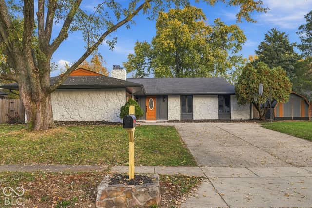 8236 Orchid Lane, Indianapolis, IN 46219, photo 2 of 36