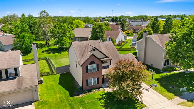7793 Cobblesprings Drive, Avon, IN 46123, photo 2 of 38