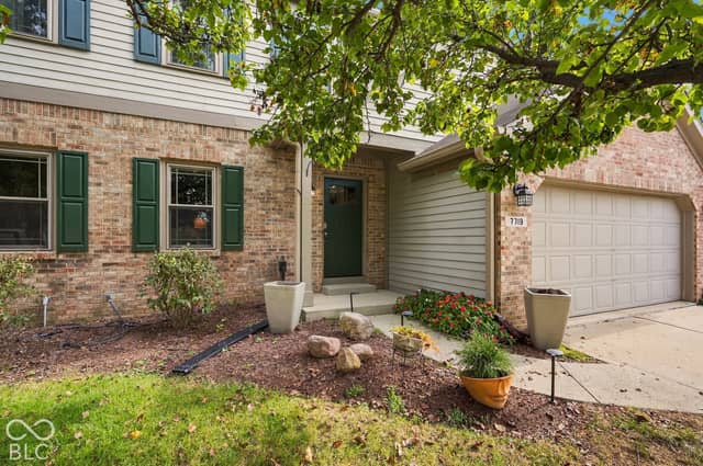 7719 Bancaster Drive, Indianapolis, IN 46268, photo 3 of 39