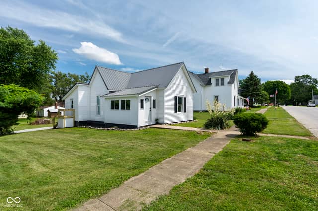 305 S Madison Street, Darlington, IN 47940, photo 4 of 33