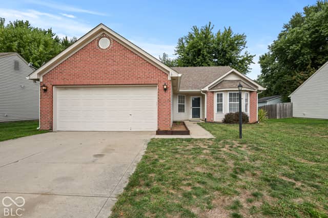 4674 Walker Street, Greenwood, IN 46143, photo 4 of 38