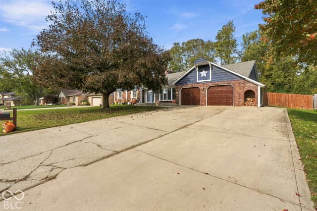 1840 Sandhill Road, Indianapolis, IN 46217, photo 3 of 52