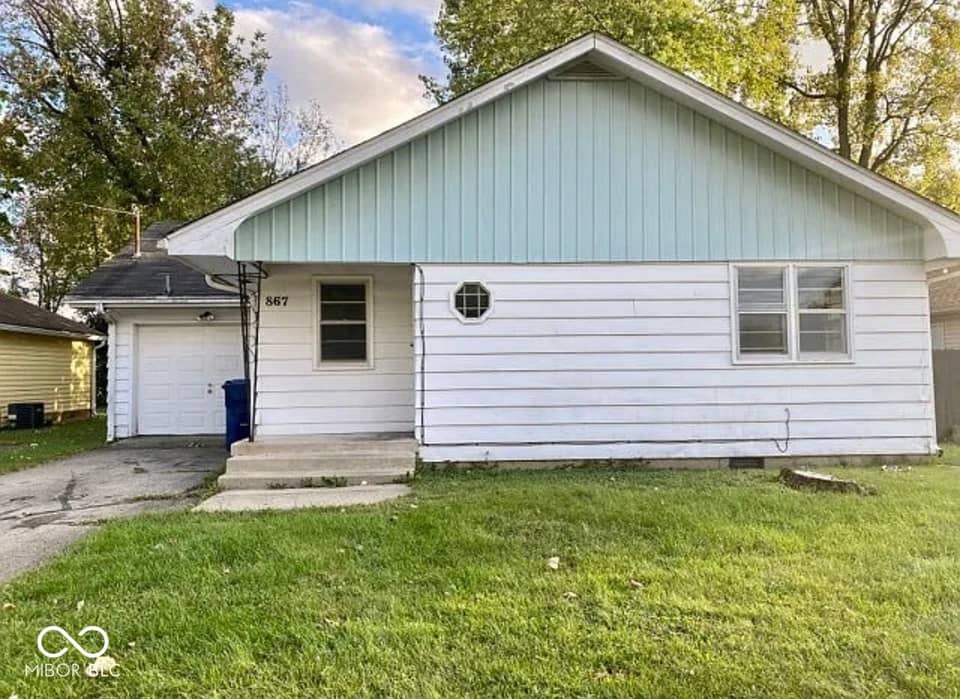 867 W Seventh Street W, Greenfield