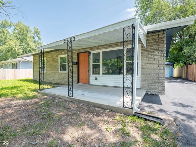 2643 Eagledale Drive, Indianapolis, IN 46222, photo 3 of 47